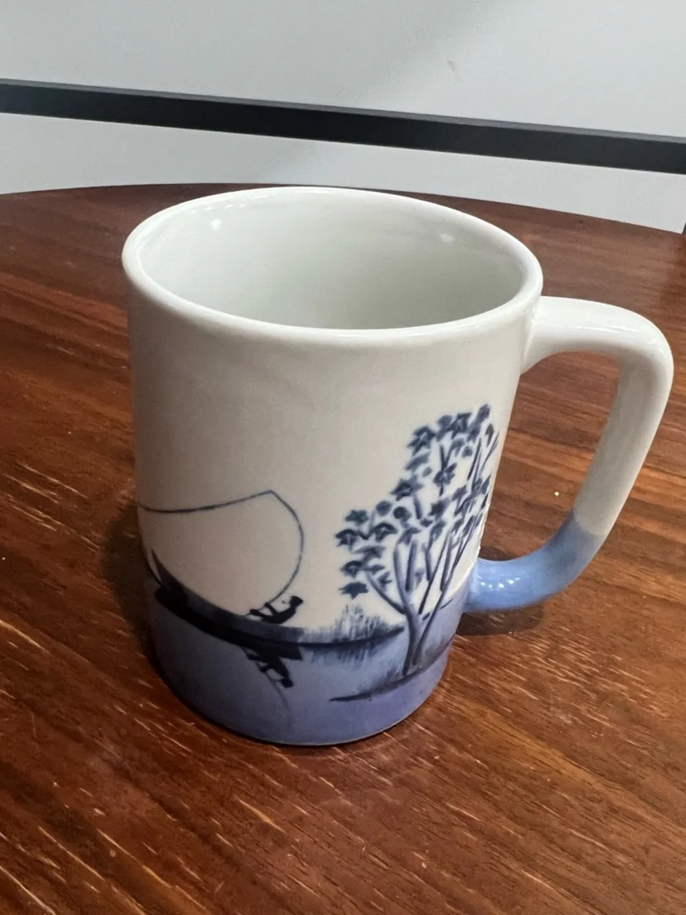 Vintage Blue and White Fisherman Mug - Picture 5 of 5